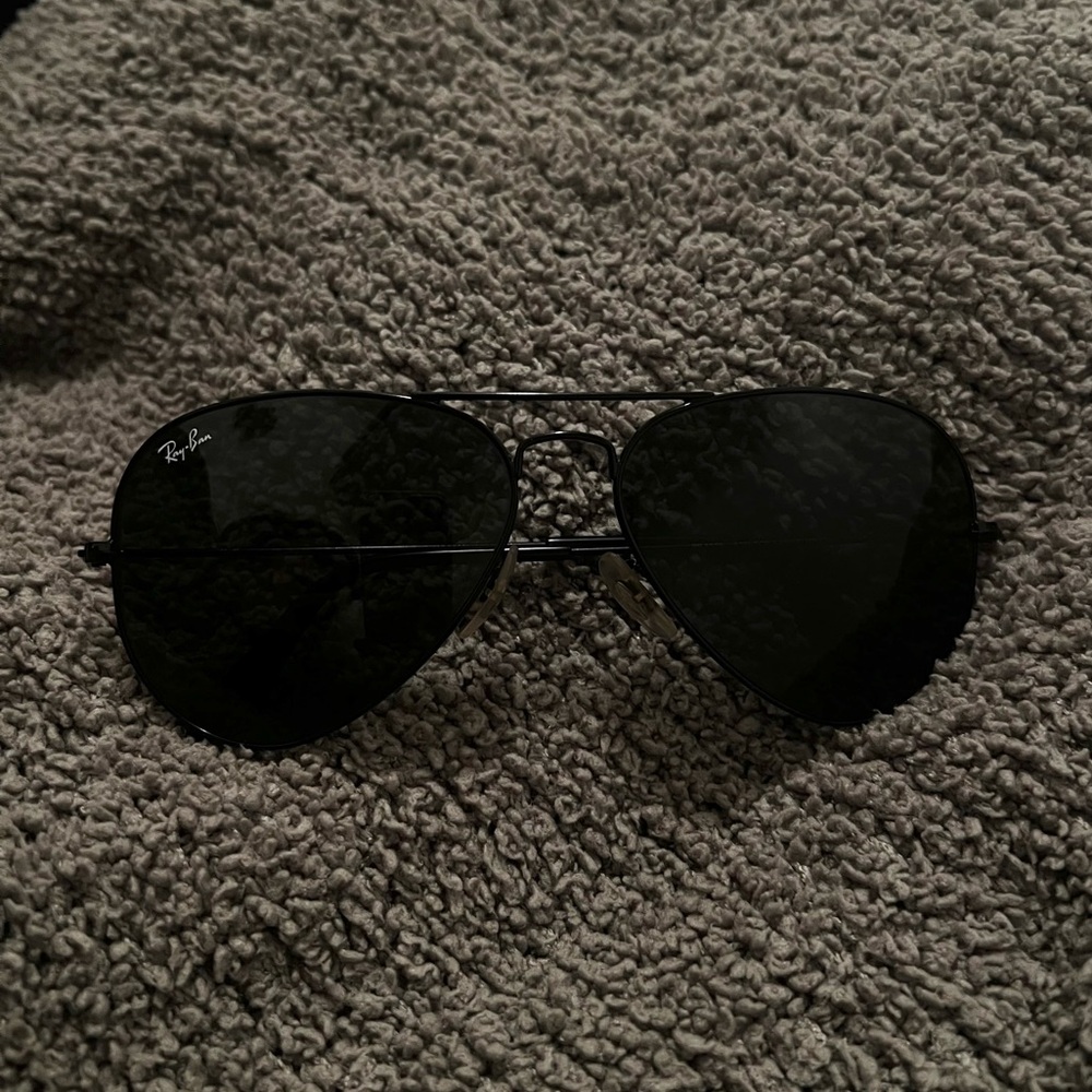 Ray-Ban Black Aviator Sunglasses